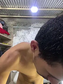 ikaro21: онлайн-секс-чат