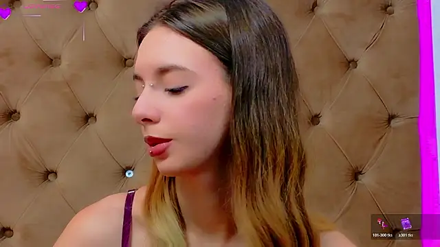 Chat +18 de CoraVex ao vivo