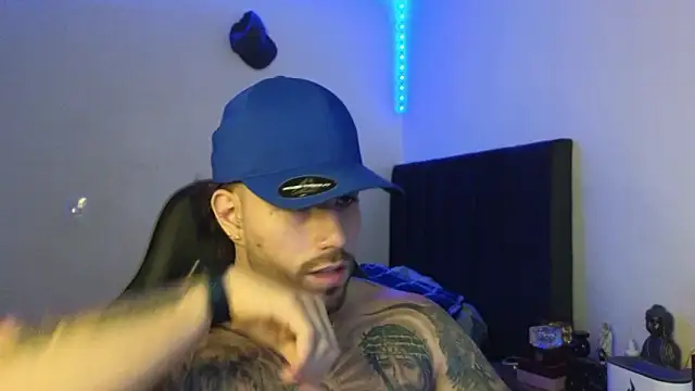 Ades_Lowe Adlı Modelin Canlı XXX Sohbeti