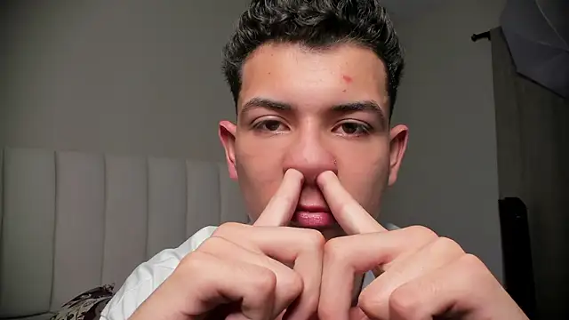 FireGuy_99 Adlı Modelin Canlı XXX Sohbeti