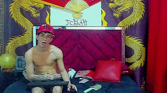 Pride_couple live XXX chat