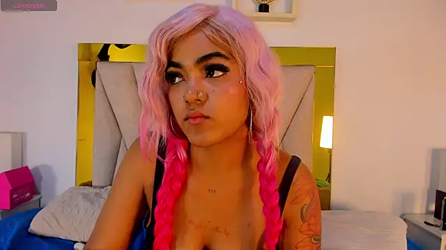 vahiolet_fuentes' Live XXX Chat