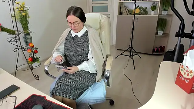 Vika73: онлайн-секс-чат