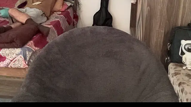 عرض كام MakeMeAwareAah