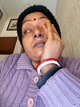 Hot-Sana2: онлайн-секс-чат