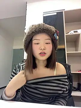 DMG-41 élő XXX-chatje