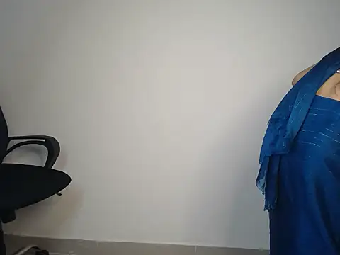 Loving_crush69: διαδικτυακό σόου στην κάμερα