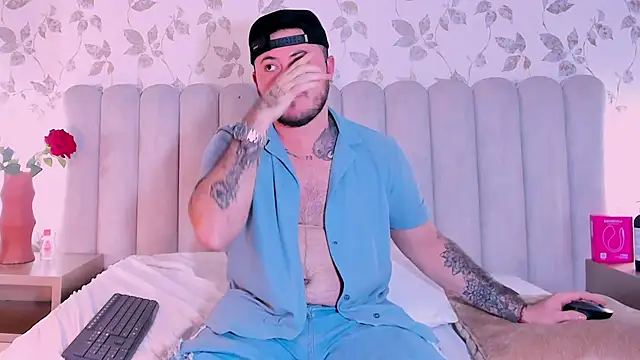 Lizz_and_Kush: онлайн-секс-чат