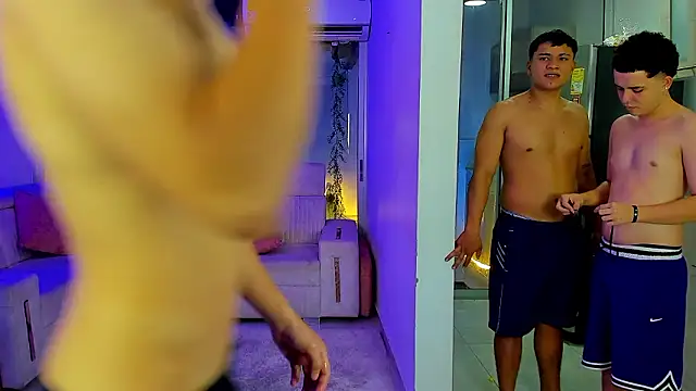 Houseofwarrios live XXX chat