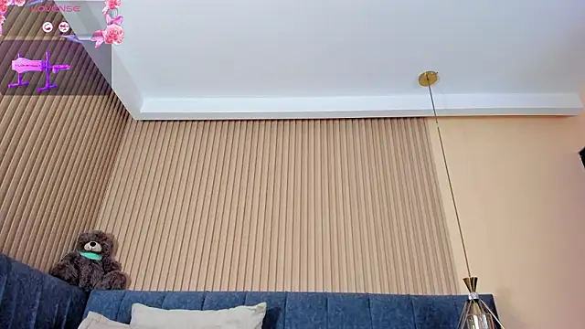 Онлайн чат XXX kathecute__