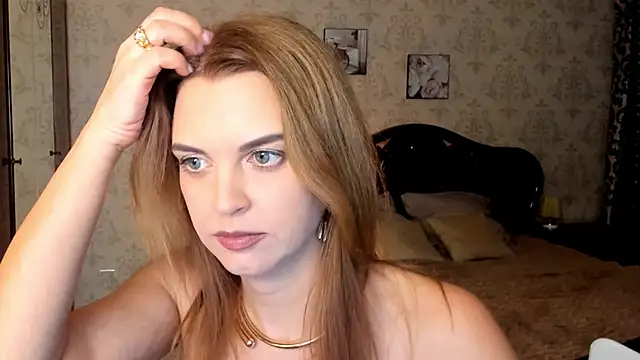 LunaFlinn's Live XXX Chat