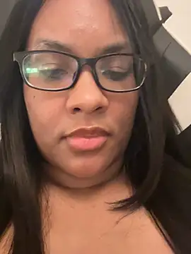 Pokazy przed kamerką – Chaniita