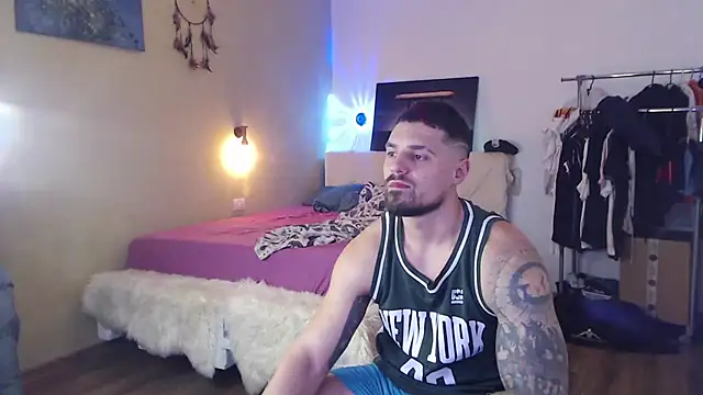 Tiberius_hunk Pertunjukan Webcam