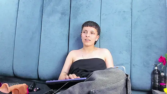 Megan_Thompson_: απευθείας συνομιλία ΧΧΧ