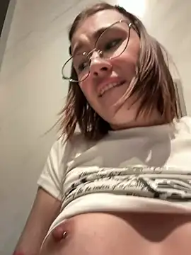 RinaCat live XXX chat