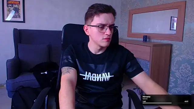 FelixStarkk 网络视讯表演