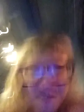 BlondieTami élő XXX-chatje