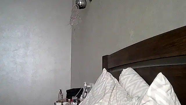 JulianaGold1 élő XXX-chatje