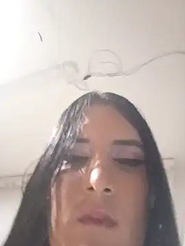 Samathahot2003 Adlı Modelin Canlı XXX Sohbeti