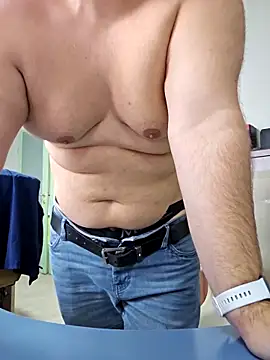 Andrew1900529 élő XXX-chatje