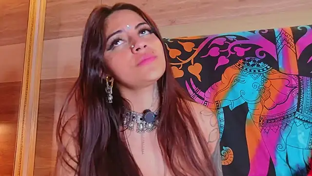 Cori_Paige Adlı Modelin Canlı XXX Sohbeti