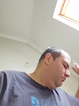 Andrew1900529 Live XXX-Chat