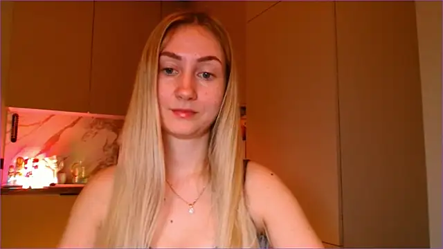 BluueSilk live XXX chat