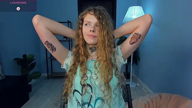 RayaNenlia's Live XXX Chat