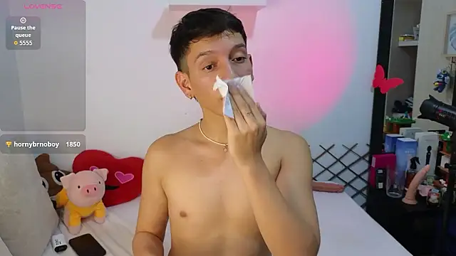 milky__boy_'s Live XXX Chat