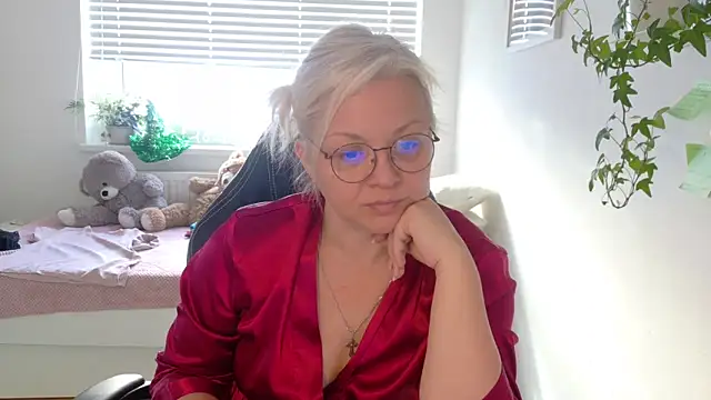 Linsy_Kim: онлайн-секс-чат