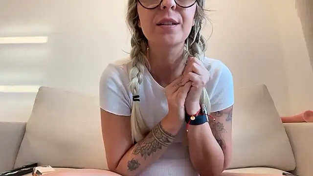 KnotBabe: απευθείας συνομιλία ΧΧΧ