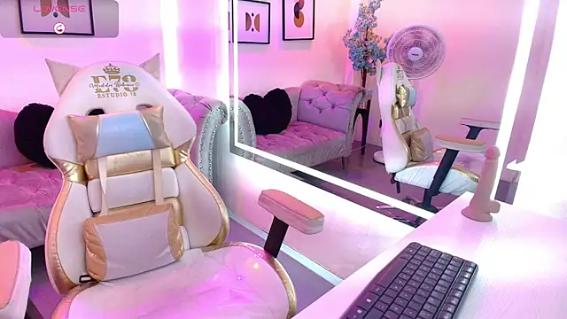 Scarleett_rousse 现场XXX聊天