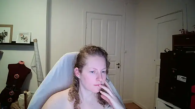 Girlnina-1995: онлайн-секс-чат