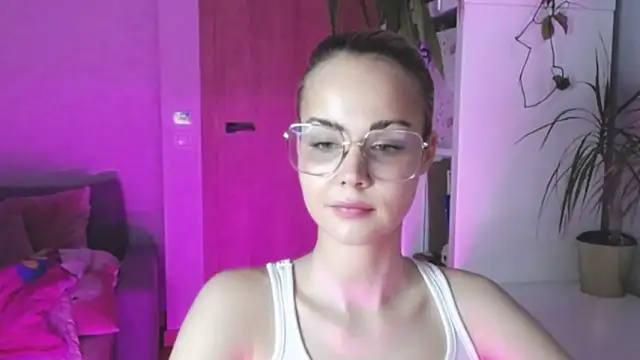 LexiexPlay Adlı Modelin Canlı XXX Sohbeti