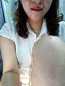 Ariana-Vyのウェブカメラショー