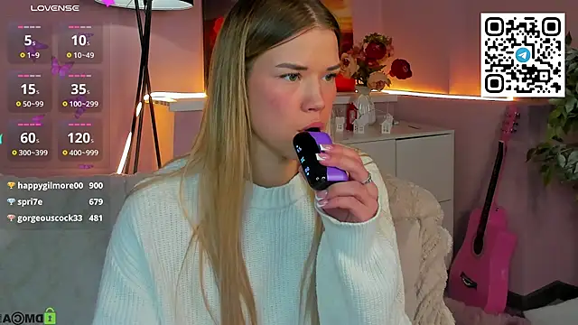 Chatroom XXX en direct de CherryLexi_