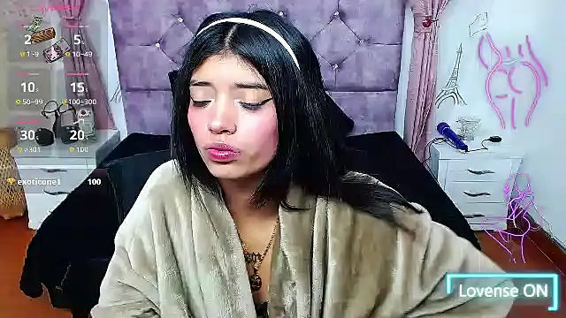 Esmeralda-18n Webbikameraesitys