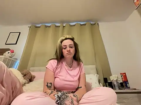 SofiaaBlackk Adlı Modelin Canlı XXX Sohbeti