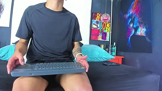 Aiden_Cash7n Webbikameraesitys