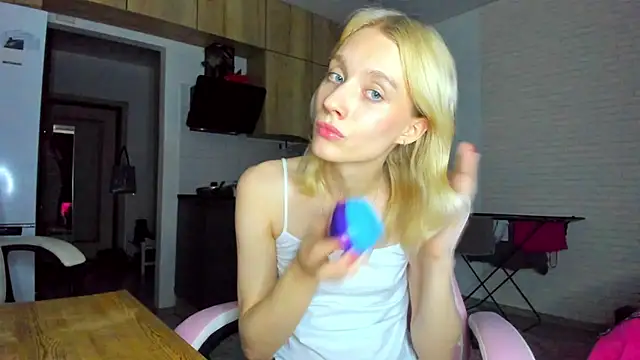 _Alice_Kitty: διαδικτυακό σόου στην κάμερα