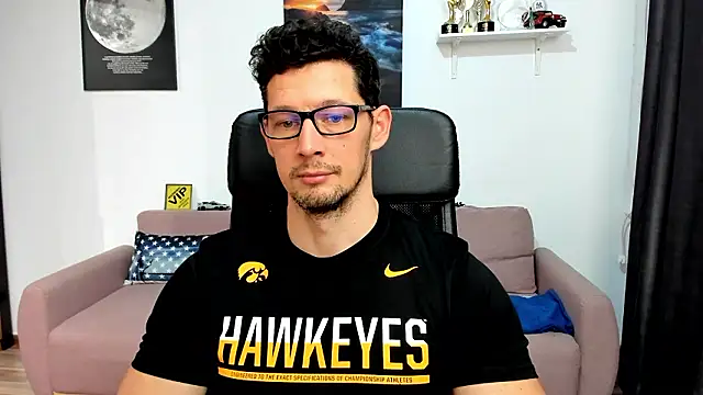 BrutusK08 即時 XXX 聊天