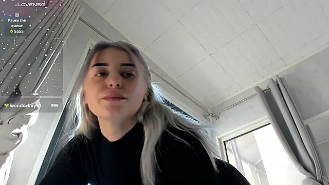 Ella_Vee's Live XXX Chat