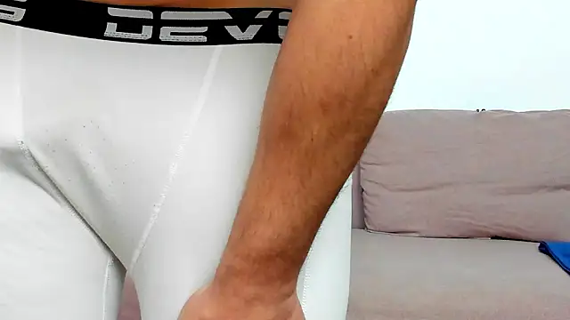 BrutusK08 Adlı Modelin Canlı XXX Sohbeti