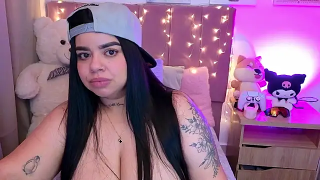 MiahJoness: онлайн-секс-чат