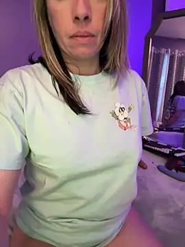 دردشة MiraKisss الجنسية المباشرة