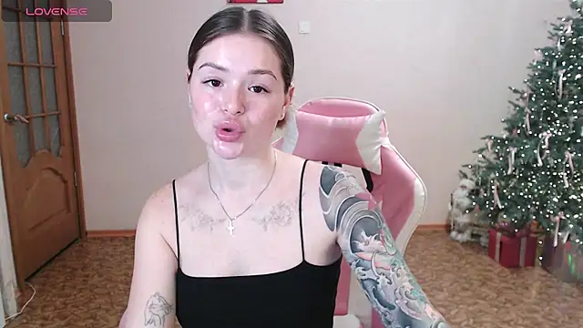 Chat +18 de miaacatt ao vivo