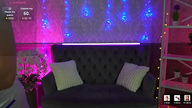 VelvetLuck Adlı Modelin Canlı XXX Sohbeti