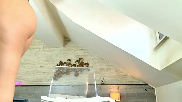 hornyb33_ Chat XXX in diretta