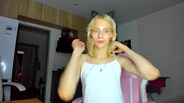 _Alice_Kitty Adlı Modelin Web Kamerası Şovu