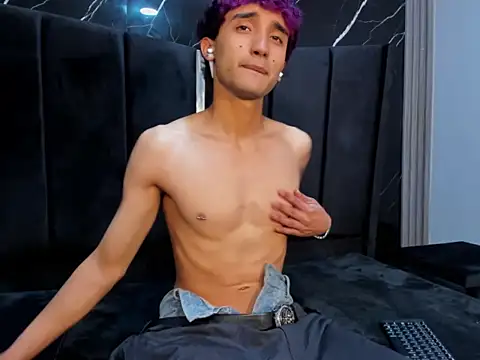 KrisX_hl Adlı Modelin Canlı XXX Sohbeti